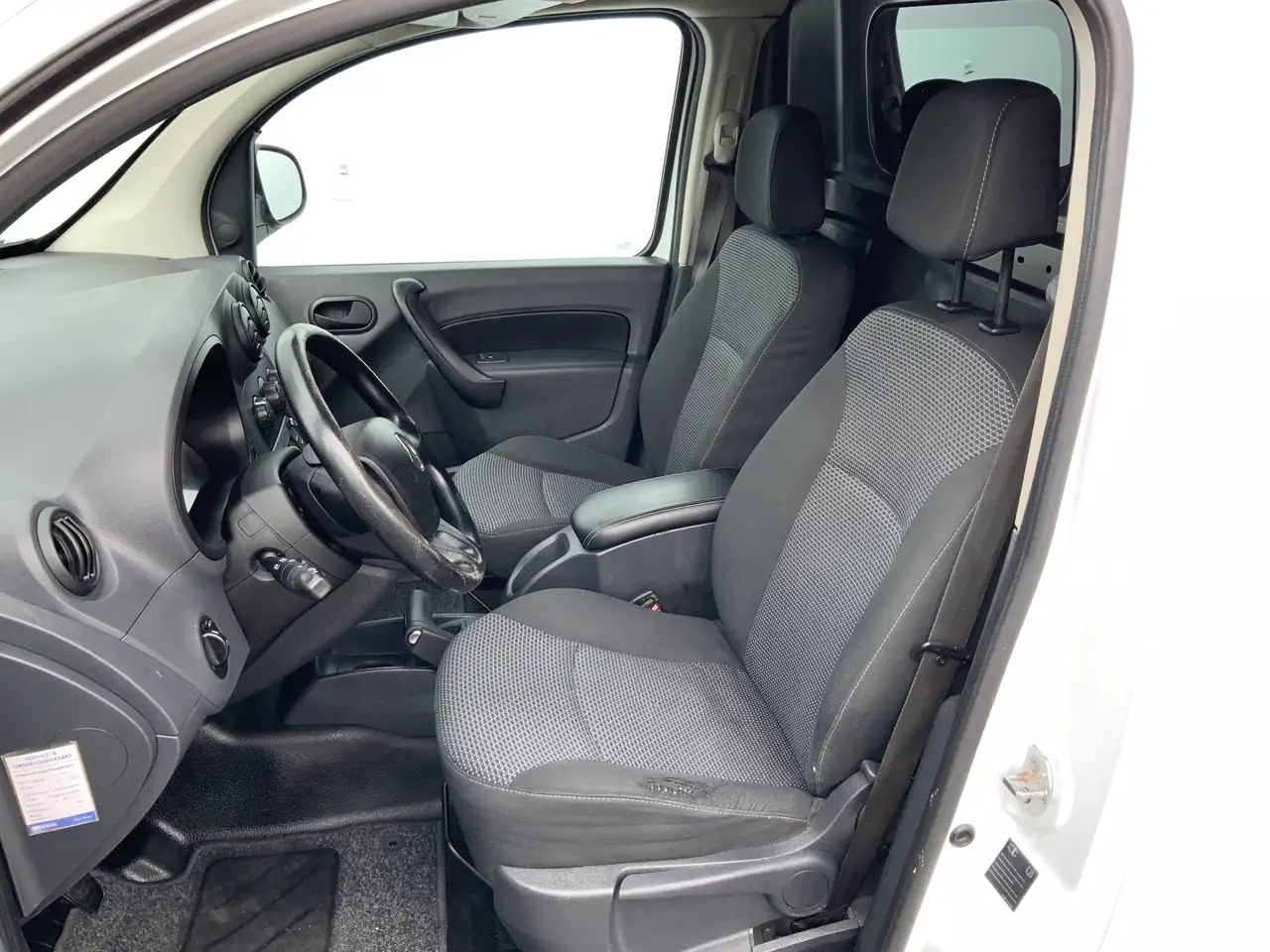 Mercedes-Benz Citan 109 CDI BlueEFFICIENCY Airco Alu Velg Trekhaak 105 - Друга техника: снимка 4 Mercedes-Benz Citan 109 CDI BlueEFFICIENCY Airco Alu Velg Trekhaak 105 - Друга техника: снимка 4