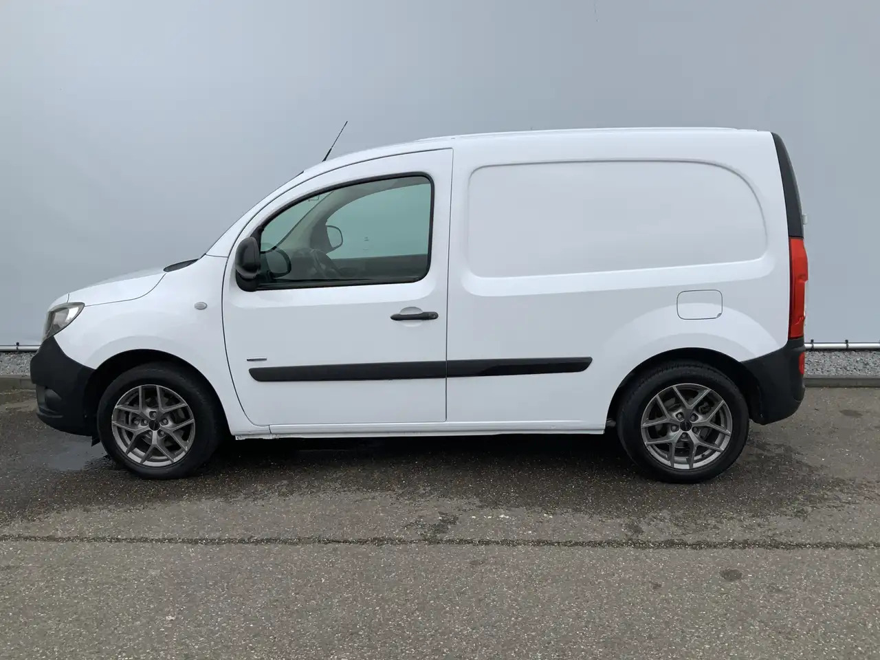 Mercedes-Benz Citan 109 CDI BlueEFFICIENCY Airco Alu Velg Trekhaak 105 - Друга техника: снимка 3 Mercedes-Benz Citan 109 CDI BlueEFFICIENCY Airco Alu Velg Trekhaak 105 - Друга техника: снимка 3