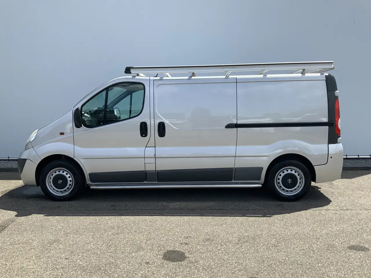 Opel Vivaro 2.0 CDTI L2H1 Airco Cruise 3 Zits Trekhaak 2000 kg - Друга техника: снимка 3 Opel Vivaro 2.0 CDTI L2H1 Airco Cruise 3 Zits Trekhaak 2000 kg - Друга техника: снимка 3
