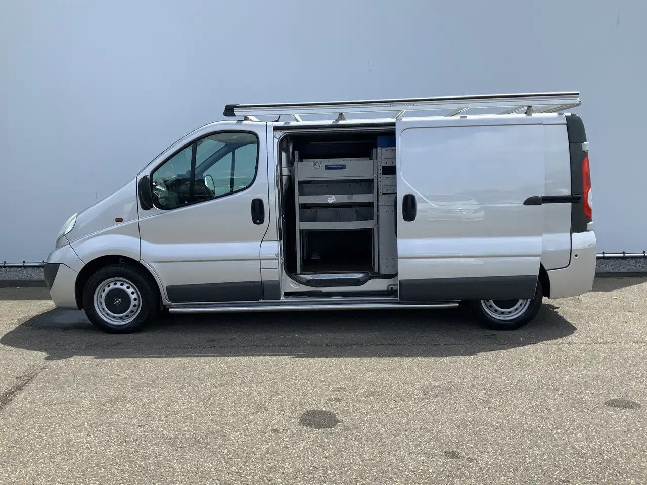 Opel Vivaro 2.0 CDTI L2H1 Airco Cruise 3 Zits Trekhaak 2000 kg - Друга техника: снимка 4 Opel Vivaro 2.0 CDTI L2H1 Airco Cruise 3 Zits Trekhaak 2000 kg - Друга техника: снимка 4
