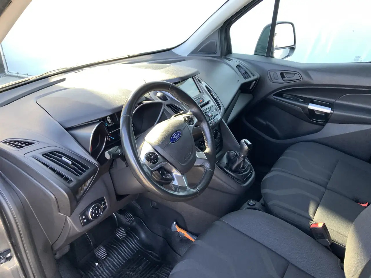 Ford Transit Connect 1.5 TDCI L2 Trend Airco Cruise 3 Zits DakDragers C - Товарен бус: снимка 5 Ford Transit Connect 1.5 TDCI L2 Trend Airco Cruise 3 Zits DakDragers C - Товарен бус: снимка 5
