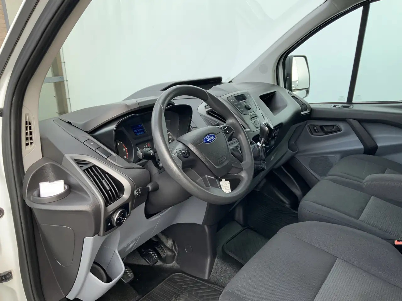 Ford Transit Custom 270 2.2 TDCI L1H1 Economy Edition Airco Cruise 3 Z - Товарен бус: снимка 5 Ford Transit Custom 270 2.2 TDCI L1H1 Economy Edition Airco Cruise 3 Z - Товарен бус: снимка 5
