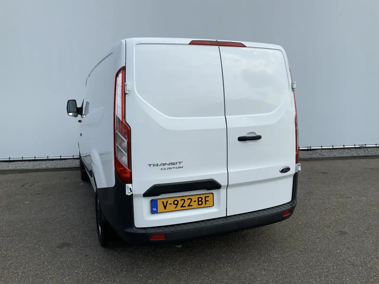 Ford Transit Custom 270 2.2 TDCI L1H1 Economy Edition Airco Cruise 3 Z - Товарен бус: снимка 2 Ford Transit Custom 270 2.2 TDCI L1H1 Economy Edition Airco Cruise 3 Z - Товарен бус: снимка 2