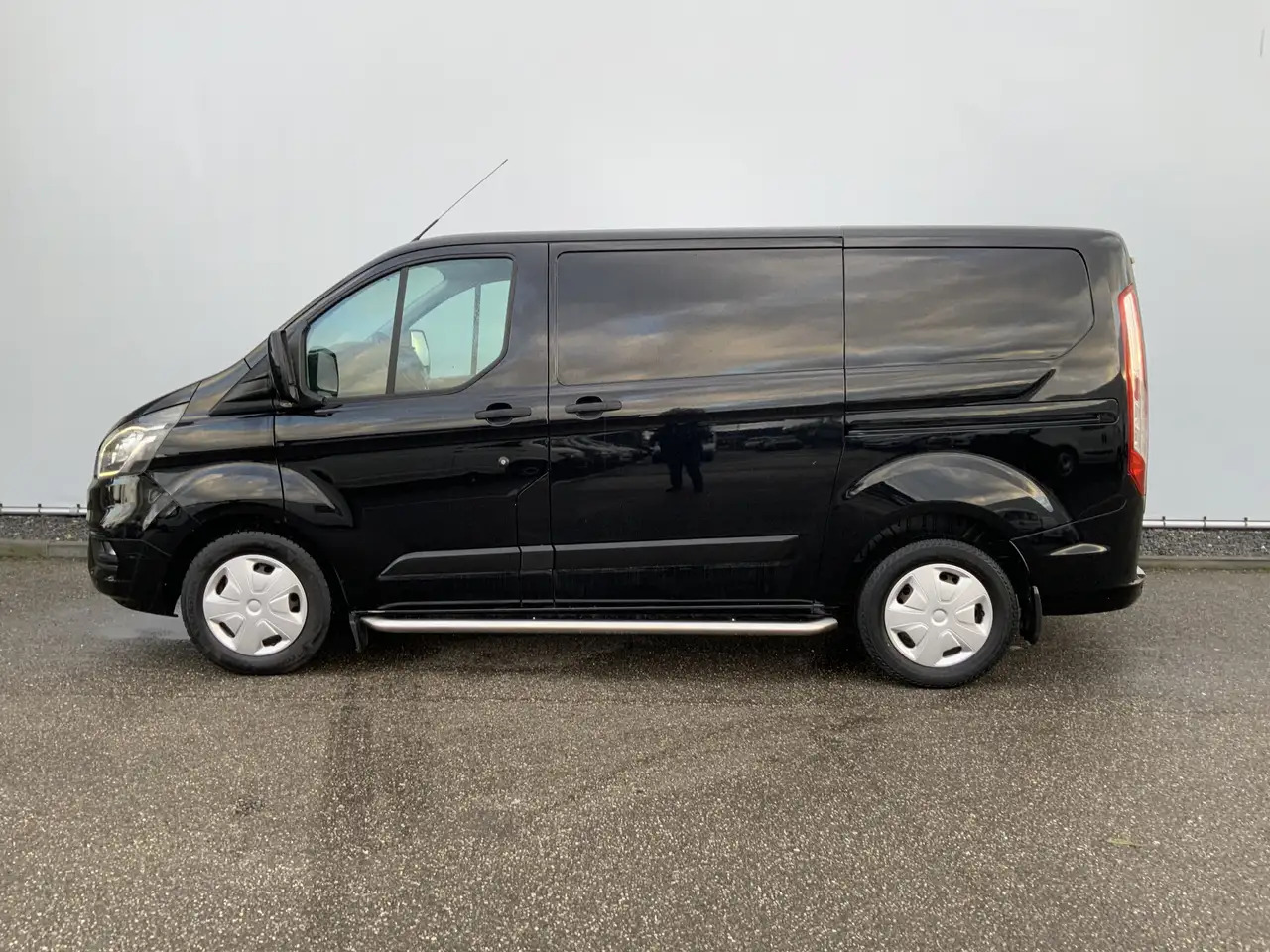 Ford Transit Custom 280 2.0 TDCI L1H1 Automaat Dub Schuifdeur Side Bar - Товарен бус: снимка 3 Ford Transit Custom 280 2.0 TDCI L1H1 Automaat Dub Schuifdeur Side Bar - Товарен бус: снимка 3