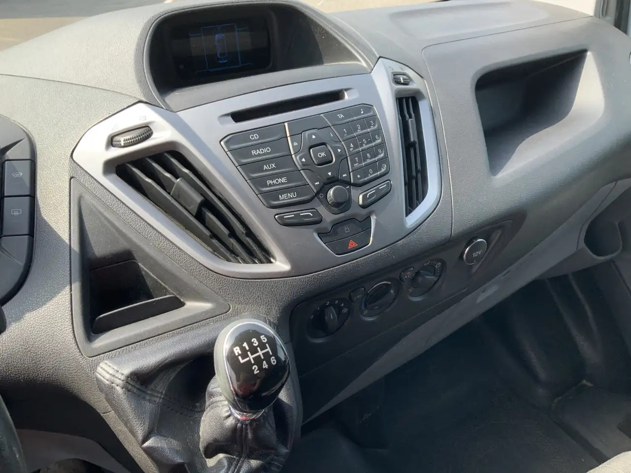 Ford Transit Custom 290 2.2 TDCI L1H2 Trend Airco Cruise 3 Zits Trekha - Товарен бус: снимка 4 Ford Transit Custom 290 2.2 TDCI L1H2 Trend Airco Cruise 3 Zits Trekha - Товарен бус: снимка 4