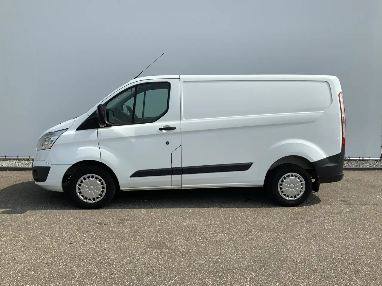 Ford Transit Custom 290 2.2 TDCI L1H2 Trend Airco Cruise 3 Zits Trekha - Товарен бус: снимка 3 Ford Transit Custom 290 2.2 TDCI L1H2 Trend Airco Cruise 3 Zits Trekha - Товарен бус: снимка 3