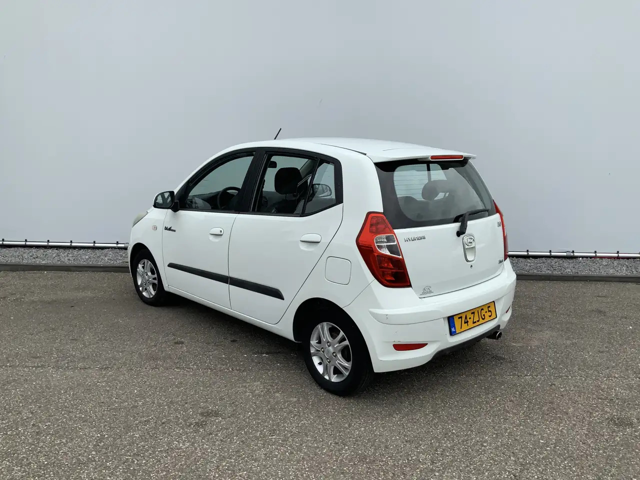 Hyundai i10 1.0 Pro 54083 KM! Airco, Lichtmetalen Wielen! - Хечбек: снимка 3 Hyundai i10 1.0 Pro 54083 KM! Airco, Lichtmetalen Wielen! - Хечбек: снимка 3