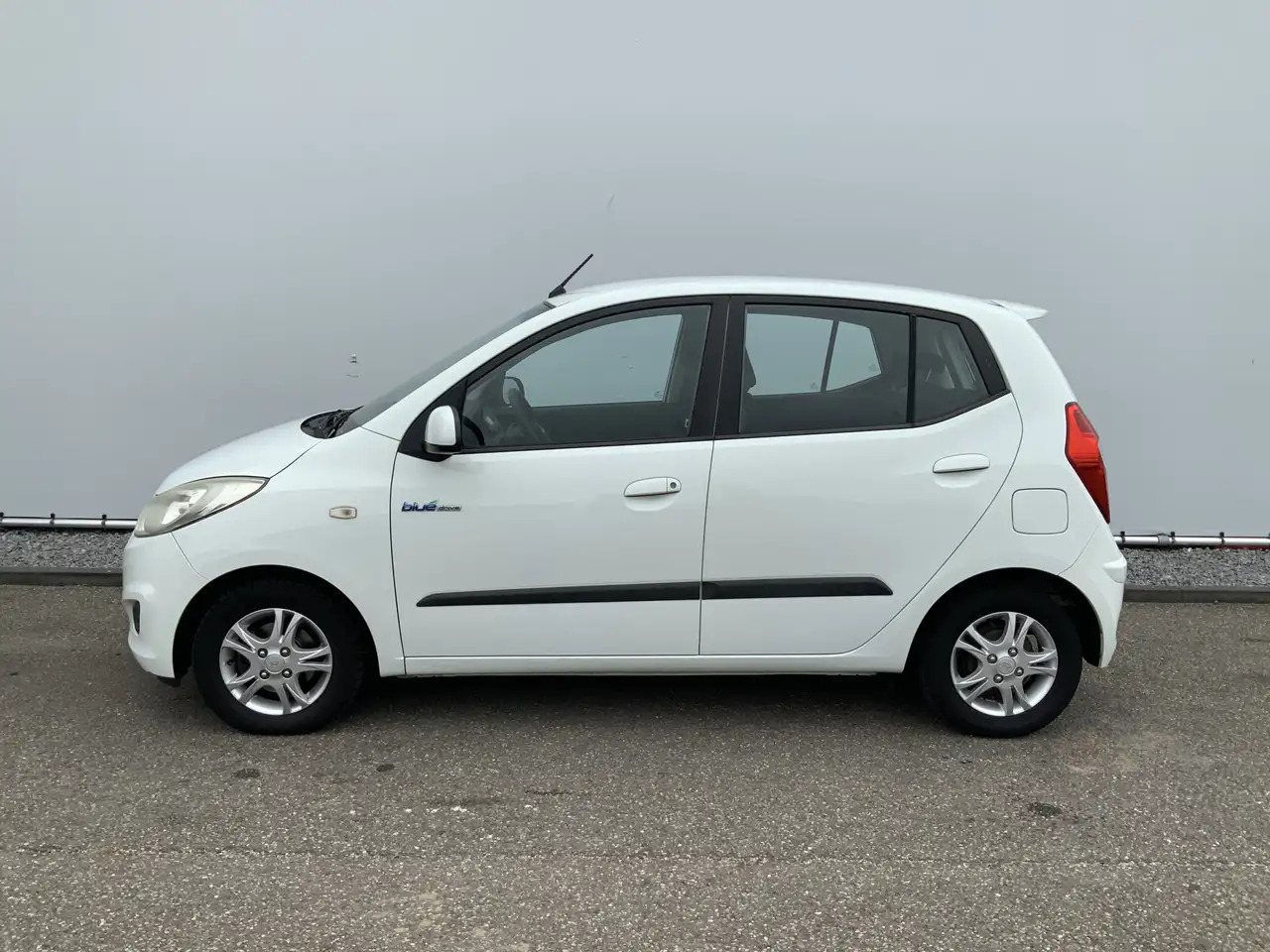 Hyundai i10 1.0 Pro 54083 KM! Airco, Lichtmetalen Wielen! - Хечбек: снимка 2 Hyundai i10 1.0 Pro 54083 KM! Airco, Lichtmetalen Wielen! - Хечбек: снимка 2