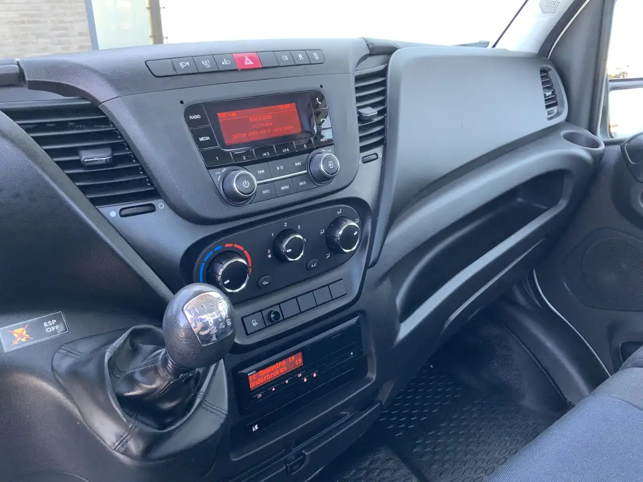 Лекотоварен влекач Iveco 40C18 B.E Trekker Airco Cruise 3 Zits Euro 6 180: снимка 12