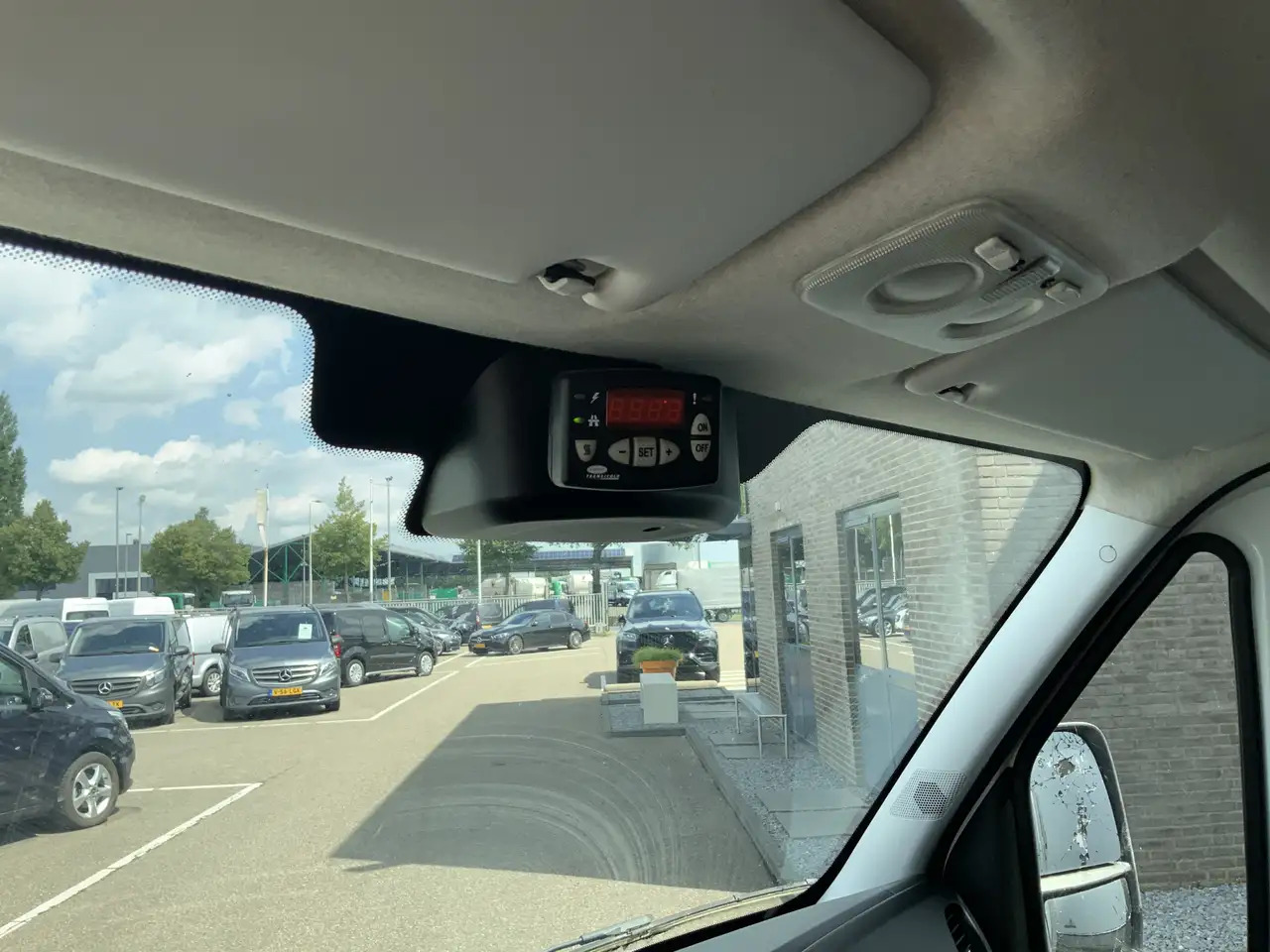 Iveco Daily 35C13 2.3 375 Automaat Koelmeubelbak Deuren Dag&Na - Хладилен бус: снимка 5 Iveco Daily 35C13 2.3 375 Automaat Koelmeubelbak Deuren Dag&Na - Хладилен бус: снимка 5