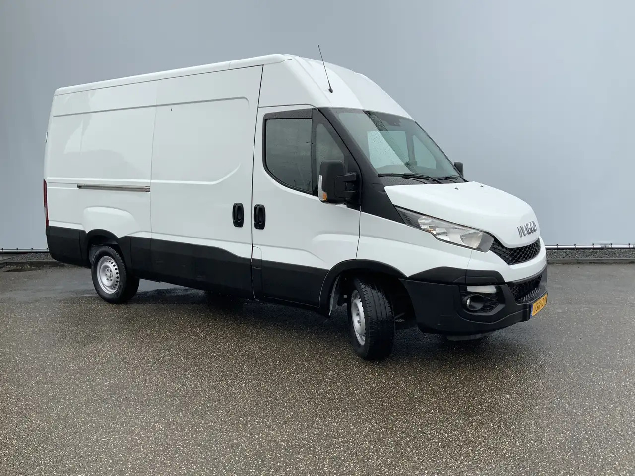 Iveco Daily 35S13V 2.3 352 H2 L3 Airco 3 Zits Opstap Euro 5 - Товарен бус: снимка 2 Iveco Daily 35S13V 2.3 352 H2 L3 Airco 3 Zits Opstap Euro 5 - Товарен бус: снимка 2
