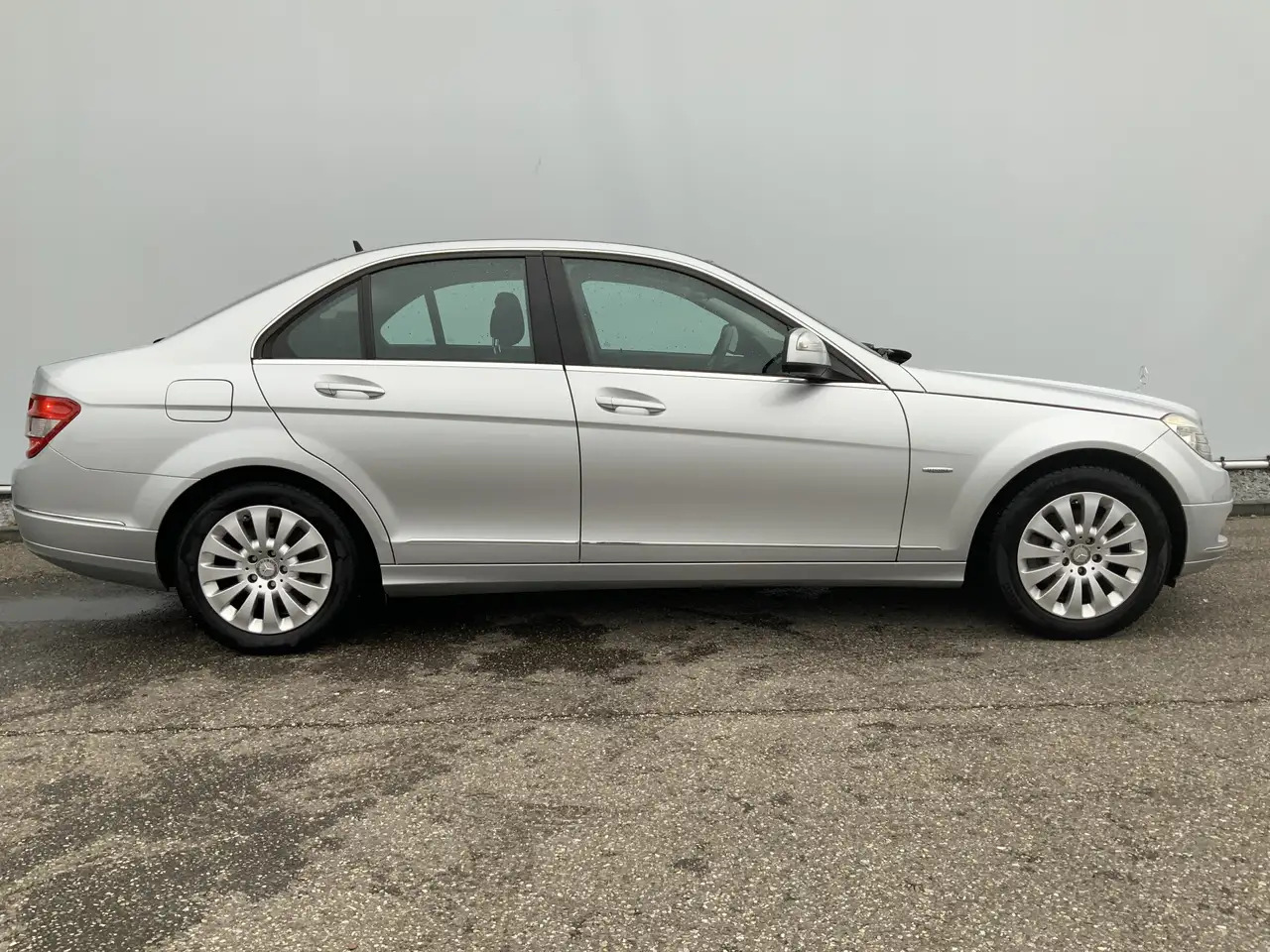 Лизинг на Mercedes-Benz C 200 K Elegance UNIEK ! Airco Compressor Alu Velg Euro Mercedes-Benz C 200 K Elegance UNIEK ! Airco Compressor Alu Velg Euro: снимка 11 Лизинг на Mercedes-Benz C 200 K Elegance UNIEK ! Airco Compressor Alu Velg Euro Mercedes-Benz C 200 K Elegance UNIEK ! Airco Compressor Alu Velg Euro: снимка 11