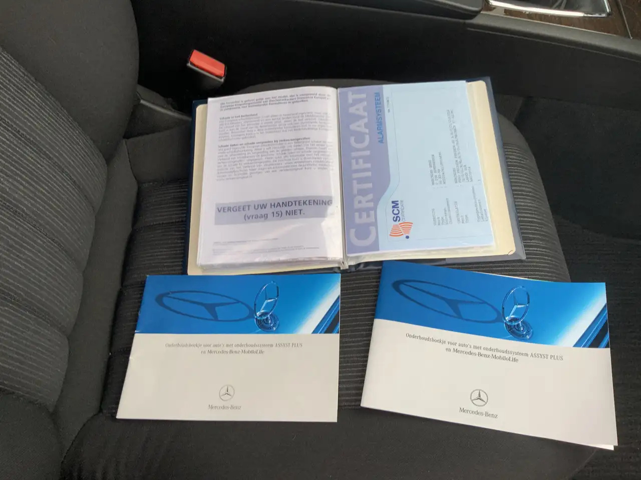 Лизинг на Mercedes-Benz C 200 K Elegance UNIEK ! Airco Compressor Alu Velg Euro Mercedes-Benz C 200 K Elegance UNIEK ! Airco Compressor Alu Velg Euro: снимка 18 Лизинг на Mercedes-Benz C 200 K Elegance UNIEK ! Airco Compressor Alu Velg Euro Mercedes-Benz C 200 K Elegance UNIEK ! Airco Compressor Alu Velg Euro: снимка 18