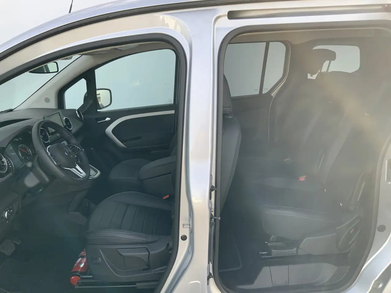 Mercedes-Benz EQT Tourer NIEUW !! 200 L1 Advanced Plus 45 kWh - Лек автомобил: снимка 5 Mercedes-Benz EQT Tourer NIEUW !! 200 L1 Advanced Plus 45 kWh - Лек автомобил: снимка 5