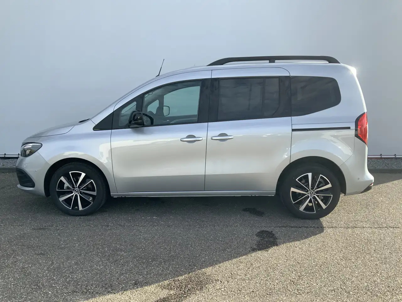 Mercedes-Benz EQT Tourer NIEUW !! 200 L1 Advanced Plus 45 kWh - Лек автомобил: снимка 4 Mercedes-Benz EQT Tourer NIEUW !! 200 L1 Advanced Plus 45 kWh - Лек автомобил: снимка 4