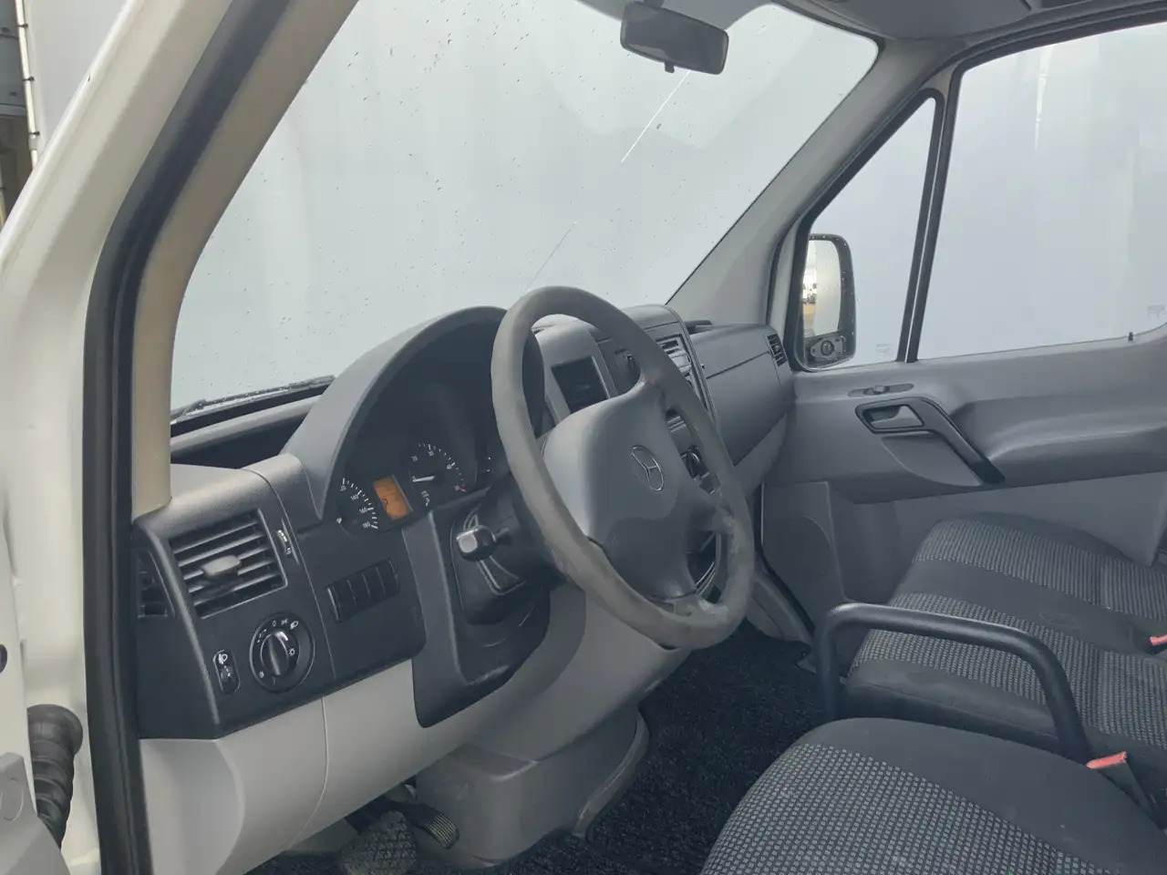 Mercedes-Benz Sprinter 211 2.2 CDI 366 L2 H1 Automaat 3 Zits Side Bar Tre - Товарен бус: снимка 5 Mercedes-Benz Sprinter 211 2.2 CDI 366 L2 H1 Automaat 3 Zits Side Bar Tre - Товарен бус: снимка 5
