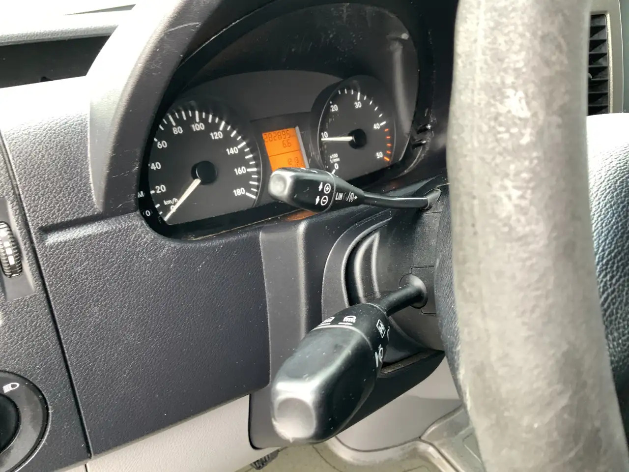 Mercedes-Benz Sprinter 213 2.2 CDI 325 L1H1 Airco Cruise Euro 4 - Товарен бус: снимка 4 Mercedes-Benz Sprinter 213 2.2 CDI 325 L1H1 Airco Cruise Euro 4 - Товарен бус: снимка 4