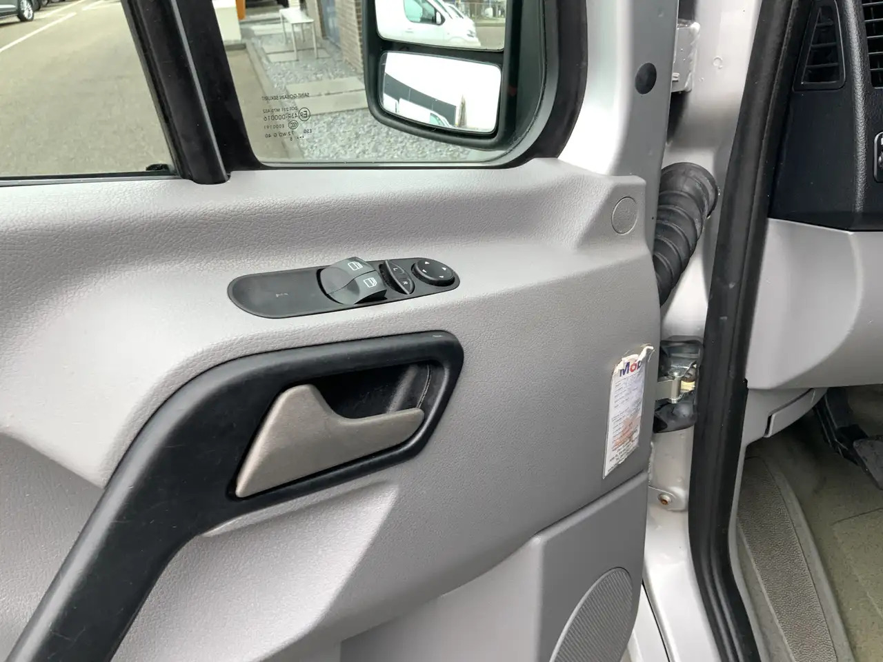 Mercedes-Benz Sprinter 213 2.2 CDI 325 L1H1 Airco Cruise Euro 4 - Товарен бус: снимка 5 Mercedes-Benz Sprinter 213 2.2 CDI 325 L1H1 Airco Cruise Euro 4 - Товарен бус: снимка 5