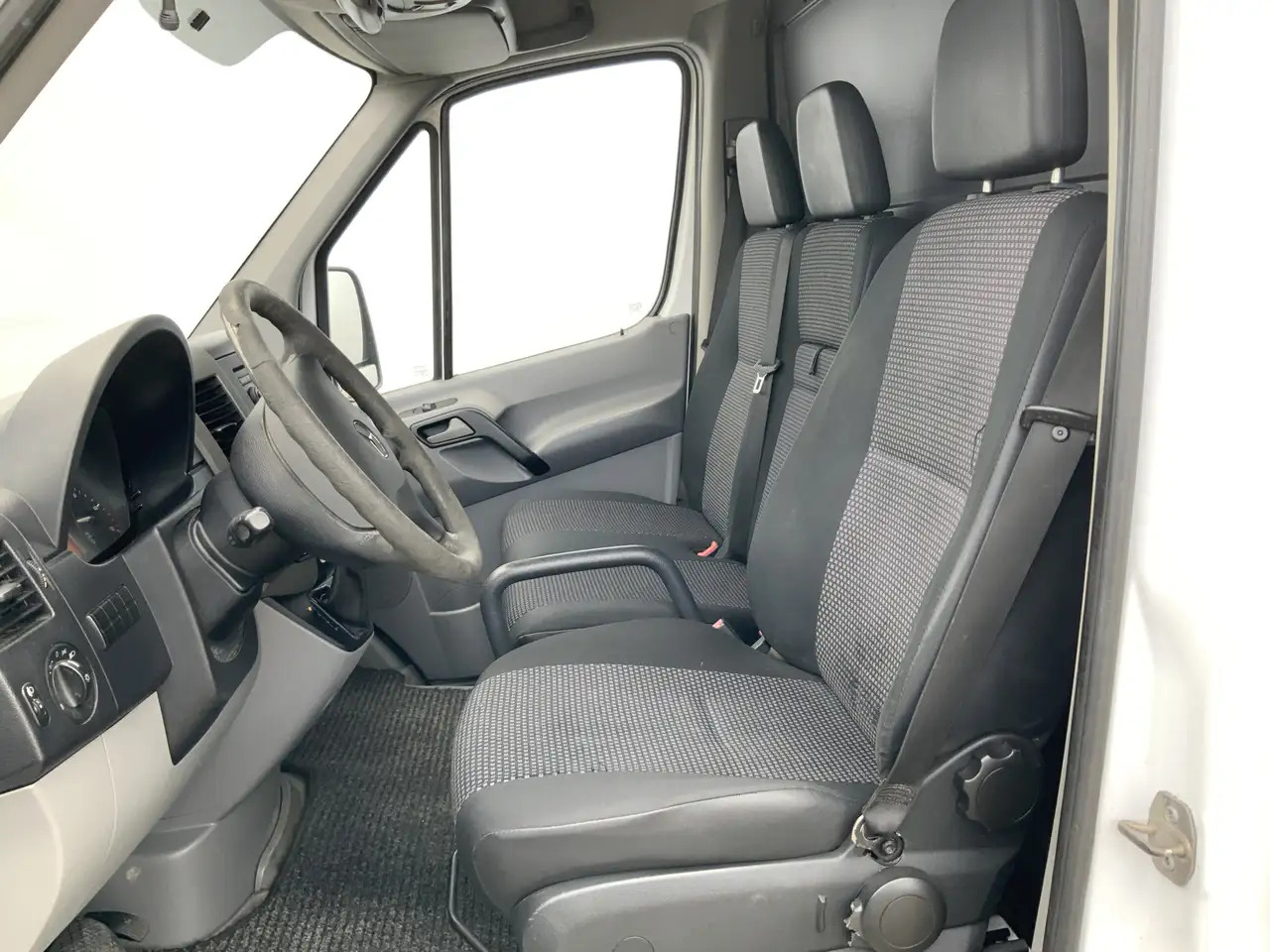 Mercedes-Benz Sprinter 311 2.2 CDI 366 L2 H1 Automaat Trekhaak 2800 kg 3 - Товарен бус: снимка 4 Mercedes-Benz Sprinter 311 2.2 CDI 366 L2 H1 Automaat Trekhaak 2800 kg 3 - Товарен бус: снимка 4