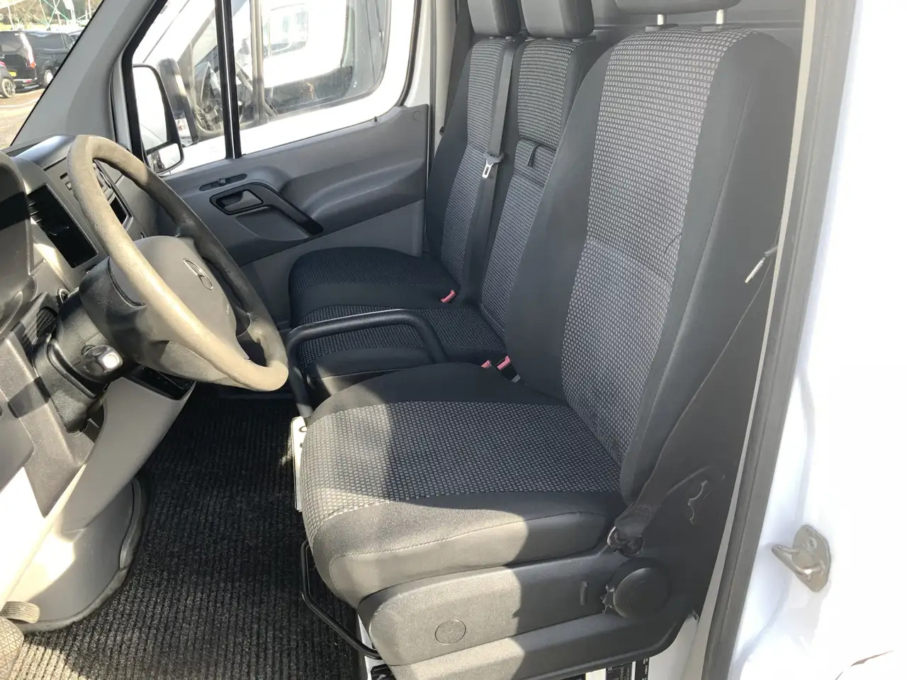 Mercedes-Benz Sprinter 311 2.2 CDI 366 L2H1 Automaat 3 Zits Trekaak 2800k - Товарен бус: снимка 3 Mercedes-Benz Sprinter 311 2.2 CDI 366 L2H1 Automaat 3 Zits Trekaak 2800k - Товарен бус: снимка 3
