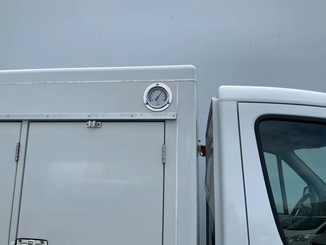 Лизинг на Mercedes-Benz Sprinter 311 2.2 CDI 366 ijsAuto - 40 C. Deuren 10 Euro 6 Mercedes-Benz Sprinter 311 2.2 CDI 366 ijsAuto - 40 C. Deuren 10 Euro 6: снимка 8