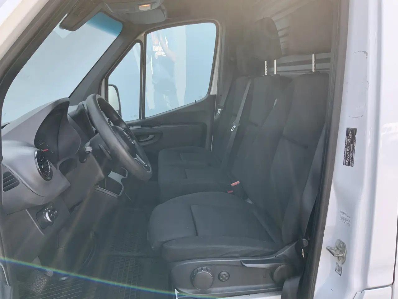 Mercedes-Benz Sprinter 311 2.2 CDI L2H2 Automaat Airco 3 Zits 2000 kg Sid - Товарен бус: снимка 4 Mercedes-Benz Sprinter 311 2.2 CDI L2H2 Automaat Airco 3 Zits 2000 kg Sid - Товарен бус: снимка 4