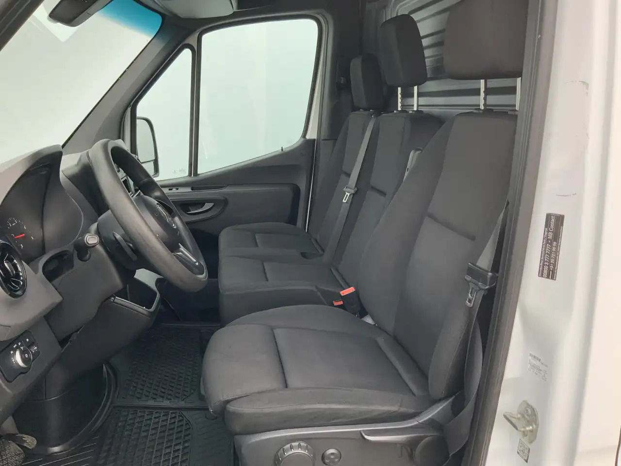 Mercedes-Benz Sprinter 311 2.2 CDI L2H2 Automaat Airco 3 Zits Imperiaal T - Товарен бус: снимка 4 Mercedes-Benz Sprinter 311 2.2 CDI L2H2 Automaat Airco 3 Zits Imperiaal T - Товарен бус: снимка 4
