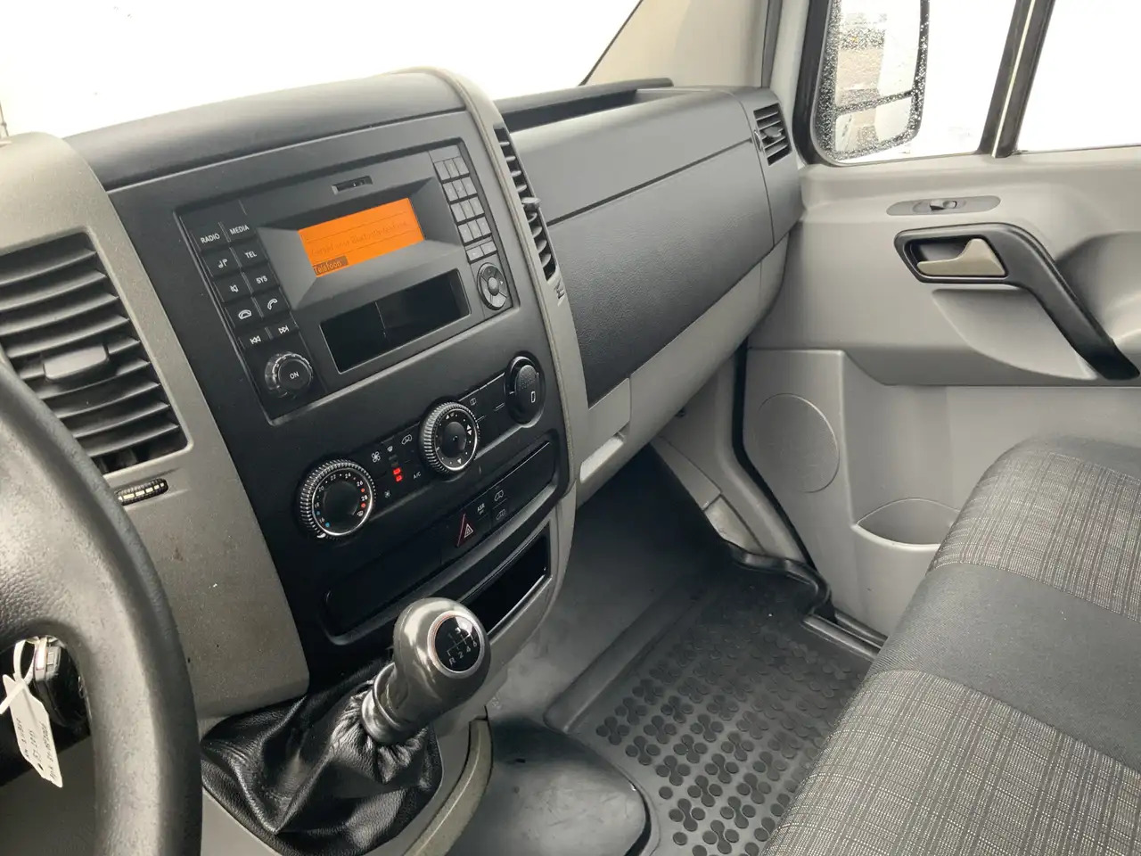 Mercedes-Benz Sprinter 313 2.2 CDI 325 L1 H2 Airco Cruise 3 Zits Trekhaak - Товарен бус: снимка 5 Mercedes-Benz Sprinter 313 2.2 CDI 325 L1 H2 Airco Cruise 3 Zits Trekhaak - Товарен бус: снимка 5