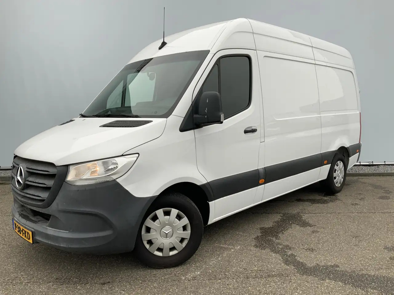 Mercedes-Benz Sprinter 314 2.2 CDI L2H1 EURO VI-D Airco Camera 3 Zits Ext - Товарен бус: снимка 2 Mercedes-Benz Sprinter 314 2.2 CDI L2H1 EURO VI-D Airco Camera 3 Zits Ext - Товарен бус: снимка 2