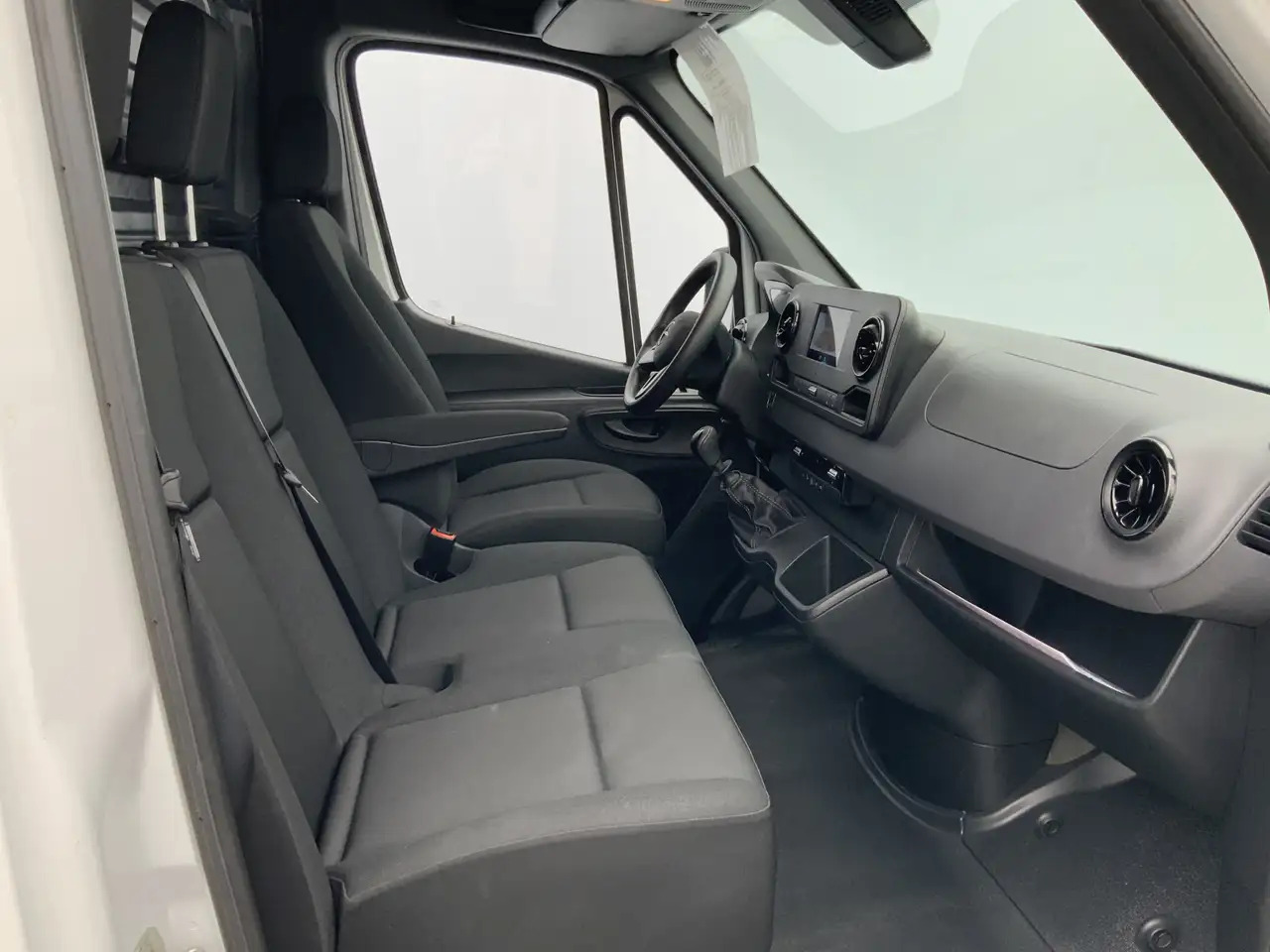 Товарен бус Mercedes-Benz Sprinter 314 2.2 CDI L2H2 Airco Camera Navi 3 Zits MBUX Sch: снимка 18