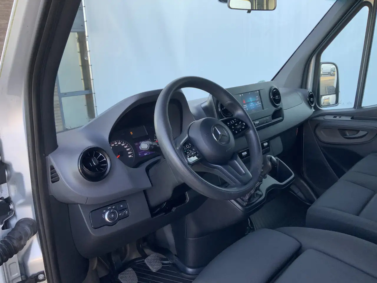 Mercedes-Benz Sprinter 314 2.2 CDI L2H2 Airco Cruise 3 Zits Trekhaak 2000 - Товарен бус: снимка 4 Mercedes-Benz Sprinter 314 2.2 CDI L2H2 Airco Cruise 3 Zits Trekhaak 2000 - Товарен бус: снимка 4