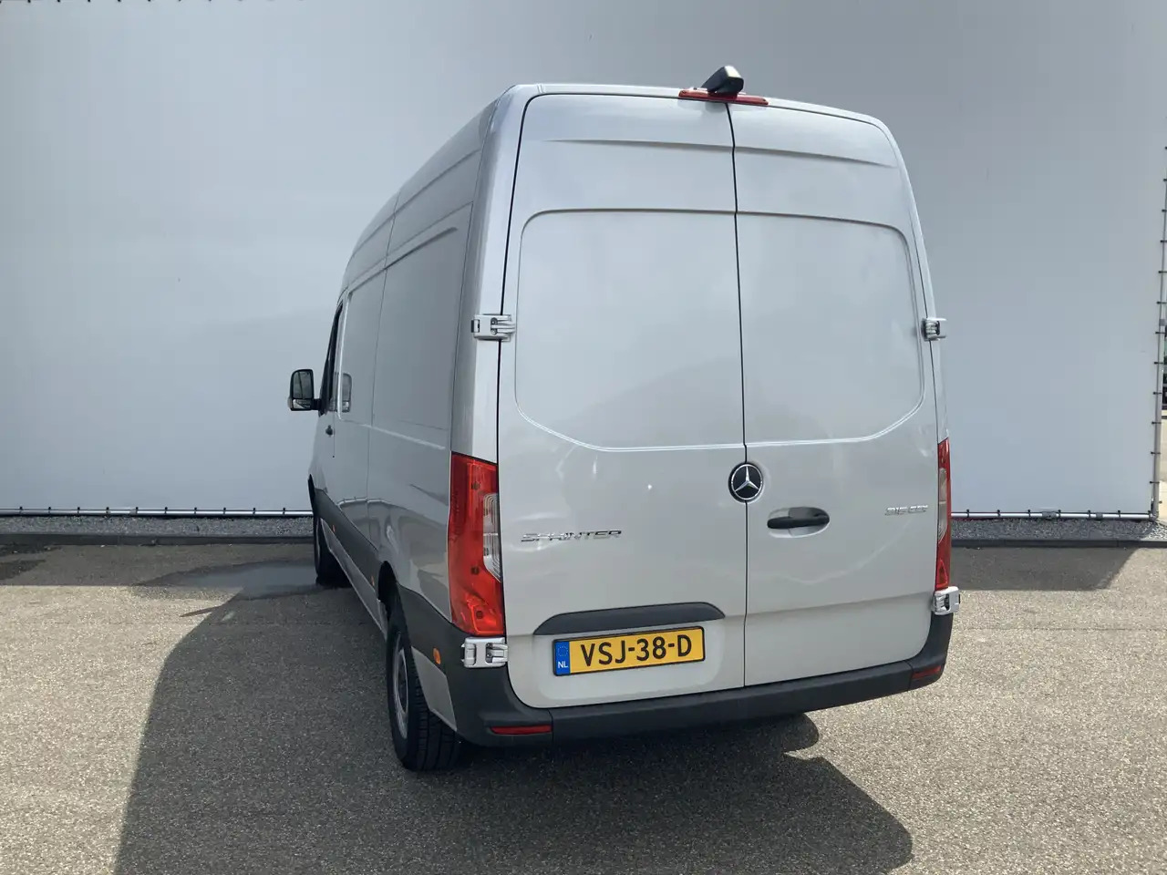Mercedes-Benz Sprinter 315 1.9 CDI L2H2 Automaat 3 Zits Airco Navi Camera - Товарен бус: снимка 4 Mercedes-Benz Sprinter 315 1.9 CDI L2H2 Automaat 3 Zits Airco Navi Camera - Товарен бус: снимка 4