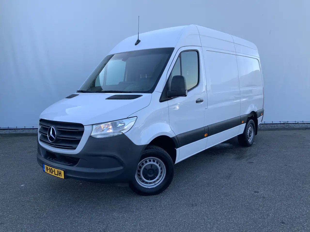 Mercedes-Benz Sprinter 319 3.0 CDI L2H2 Automaat Airco Navi Cruise Leer 3 - Товарен бус: снимка 1 Mercedes-Benz Sprinter 319 3.0 CDI L2H2 Automaat Airco Navi Cruise Leer 3 - Товарен бус: снимка 1