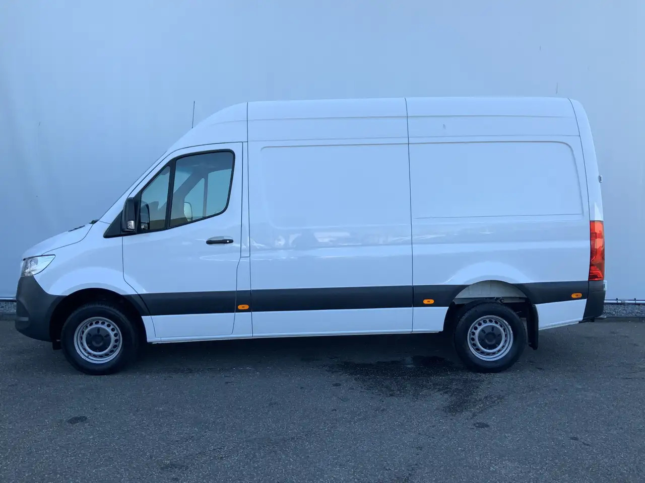 Mercedes-Benz Sprinter 319 3.0 CDI L2H2 Automaat Airco Navi Cruise Leer 3 - Товарен бус: снимка 3 Mercedes-Benz Sprinter 319 3.0 CDI L2H2 Automaat Airco Navi Cruise Leer 3 - Товарен бус: снимка 3