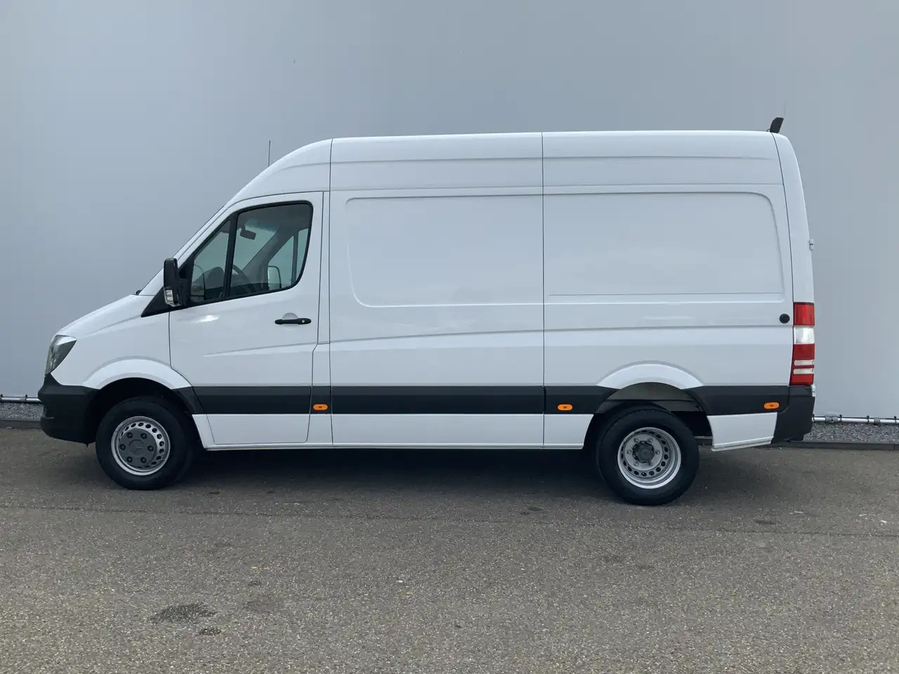 Mercedes-Benz Sprinter 516 2.2 CDI 366 L2H2 Camera Trekhaak 3500 kg Dub L - Товарен бус: снимка 3 Mercedes-Benz Sprinter 516 2.2 CDI 366 L2H2 Camera Trekhaak 3500 kg Dub L - Товарен бус: снимка 3