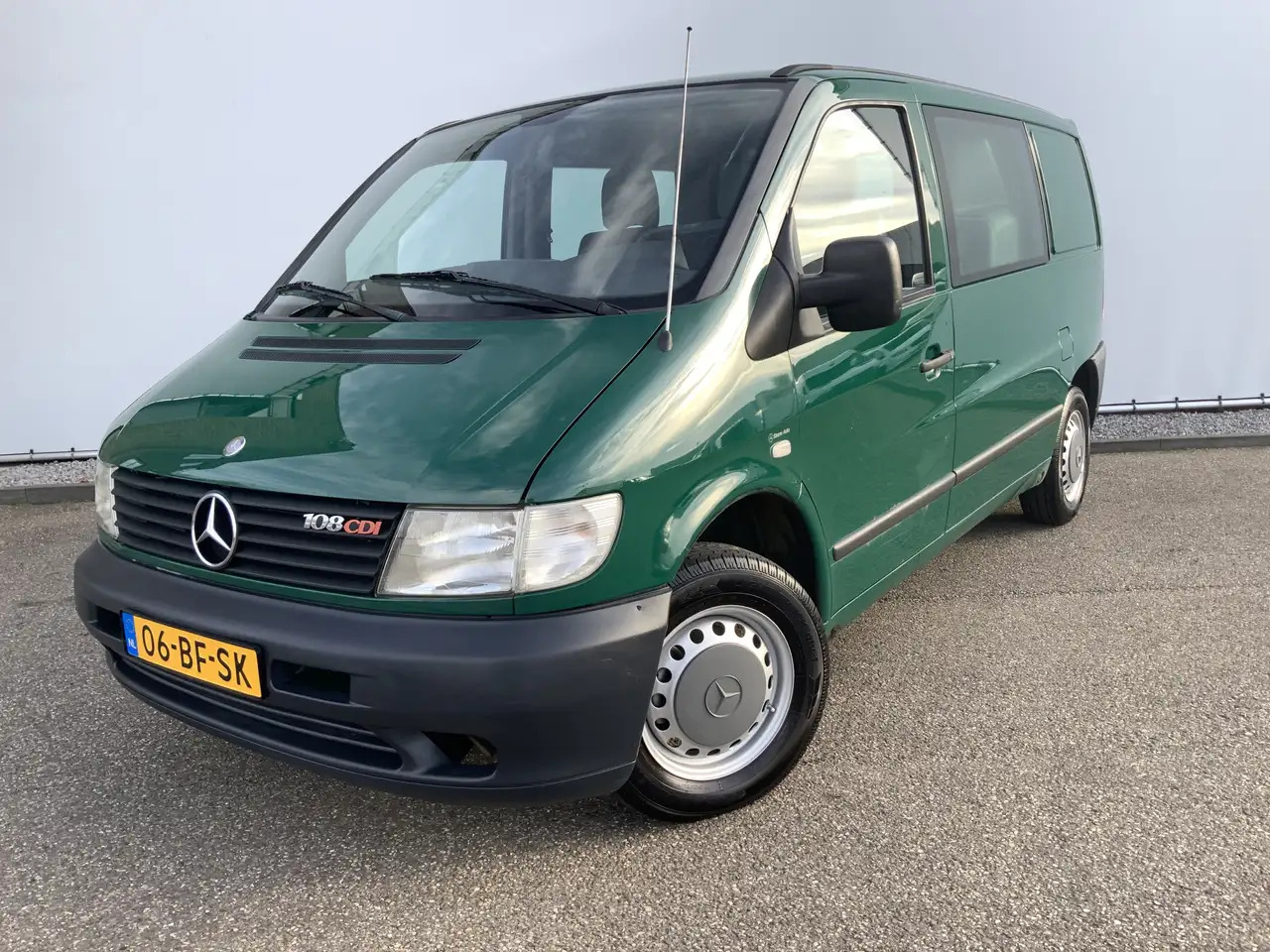 Mercedes-Benz Vito 108 CDI Dub Cab 5 Zits Airco Trekhaak 2000 kg Came - Бус с двойна кабина: снимка 1 Mercedes-Benz Vito 108 CDI Dub Cab 5 Zits Airco Trekhaak 2000 kg Came - Бус с двойна кабина: снимка 1