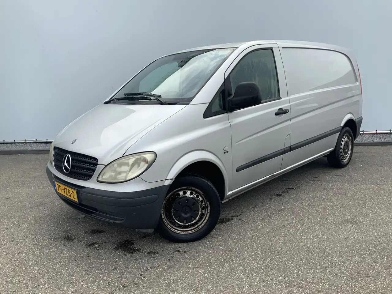 Mercedes-Benz Vito 111 CDI 320 Lang Verstuiver lek Airco Cruise 3 Zit - Малък ван: снимка 1 Mercedes-Benz Vito 111 CDI 320 Lang Verstuiver lek Airco Cruise 3 Zit - Малък ван: снимка 1