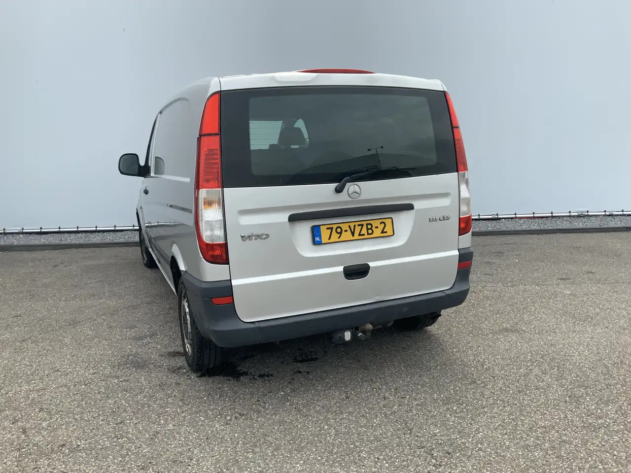 Mercedes-Benz Vito 111 CDI 320 Lang Verstuiver lek Airco Cruise 3 Zit - Малък ван: снимка 2 Mercedes-Benz Vito 111 CDI 320 Lang Verstuiver lek Airco Cruise 3 Zit - Малък ван: снимка 2