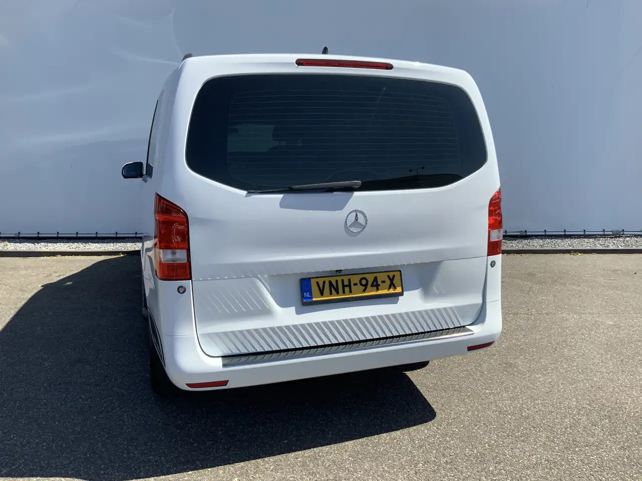 Mercedes-Benz Vito Tourer XL 114 CDI Autom. Airco Cruise Camera Alu V - Товарен бус: снимка 2 Mercedes-Benz Vito Tourer XL 114 CDI Autom. Airco Cruise Camera Alu V - Товарен бус: снимка 2