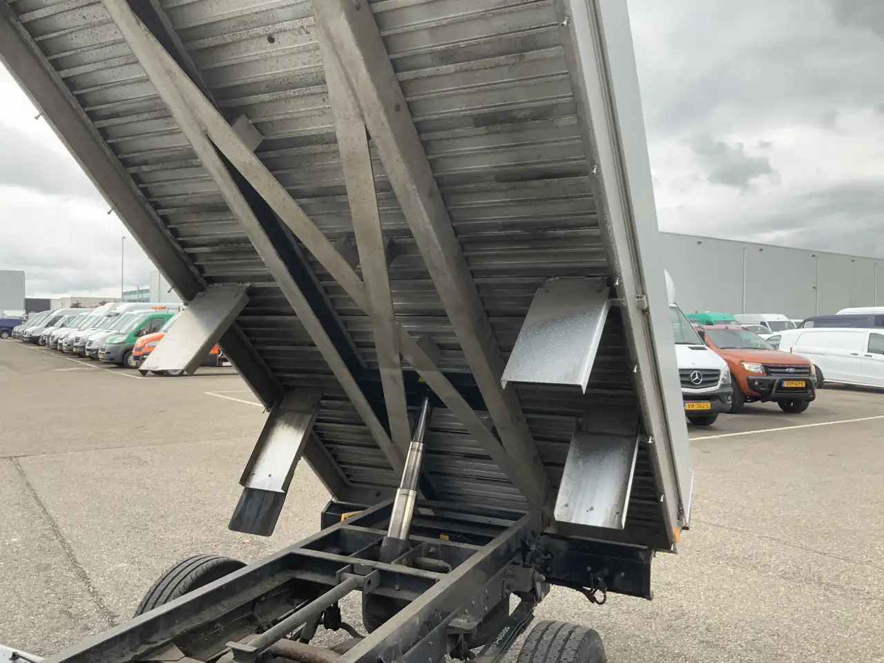 Nissan NT400 32.12 2.5 dCi 250 Kipper Trekhaak 2000 kg 3 - Бус самосвал: снимка 5 Nissan NT400 32.12 2.5 dCi 250 Kipper Trekhaak 2000 kg 3 - Бус самосвал: снимка 5