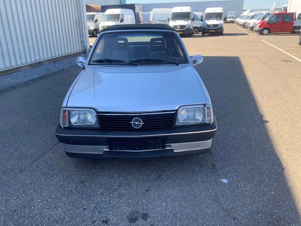 Opel Ascona 1.6 S Automaat Cabriolet Marge geen btw - Лек автомобил: снимка 3 Opel Ascona 1.6 S Automaat Cabriolet Marge geen btw - Лек автомобил: снимка 3