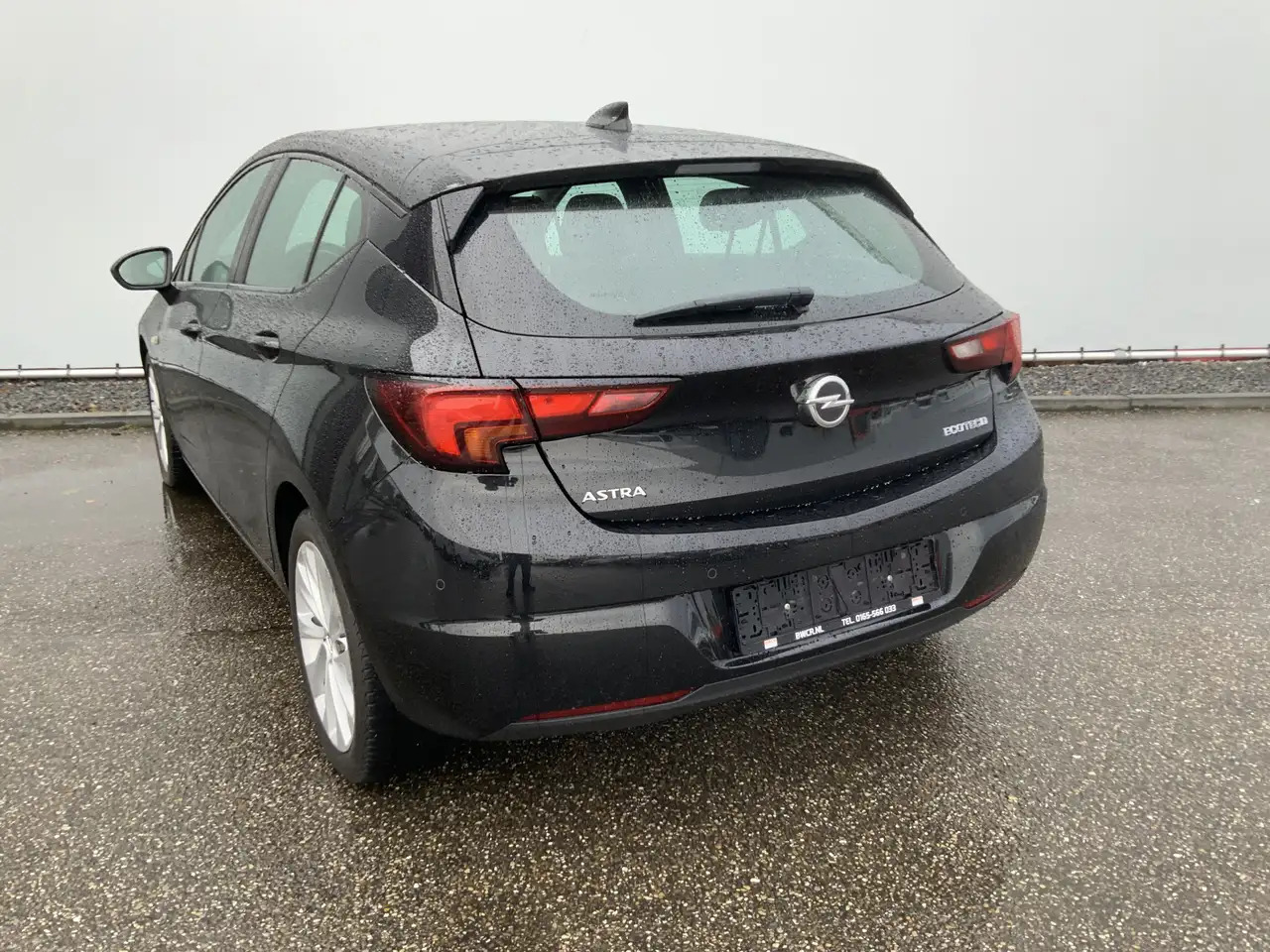 Opel Astra 1.6 BiTurbo Business Executive Airco Cruise Navi A - Хечбек: снимка 2 Opel Astra 1.6 BiTurbo Business Executive Airco Cruise Navi A - Хечбек: снимка 2