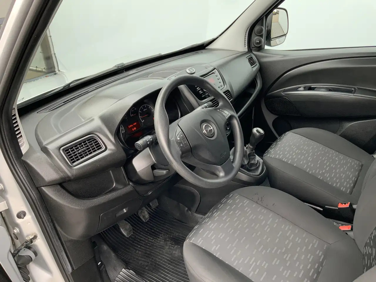 Opel Combo 1.3 CDTi L1H1 Edition Airco Euro 6 - Малък ван: снимка 5 Opel Combo 1.3 CDTi L1H1 Edition Airco Euro 6 - Малък ван: снимка 5
