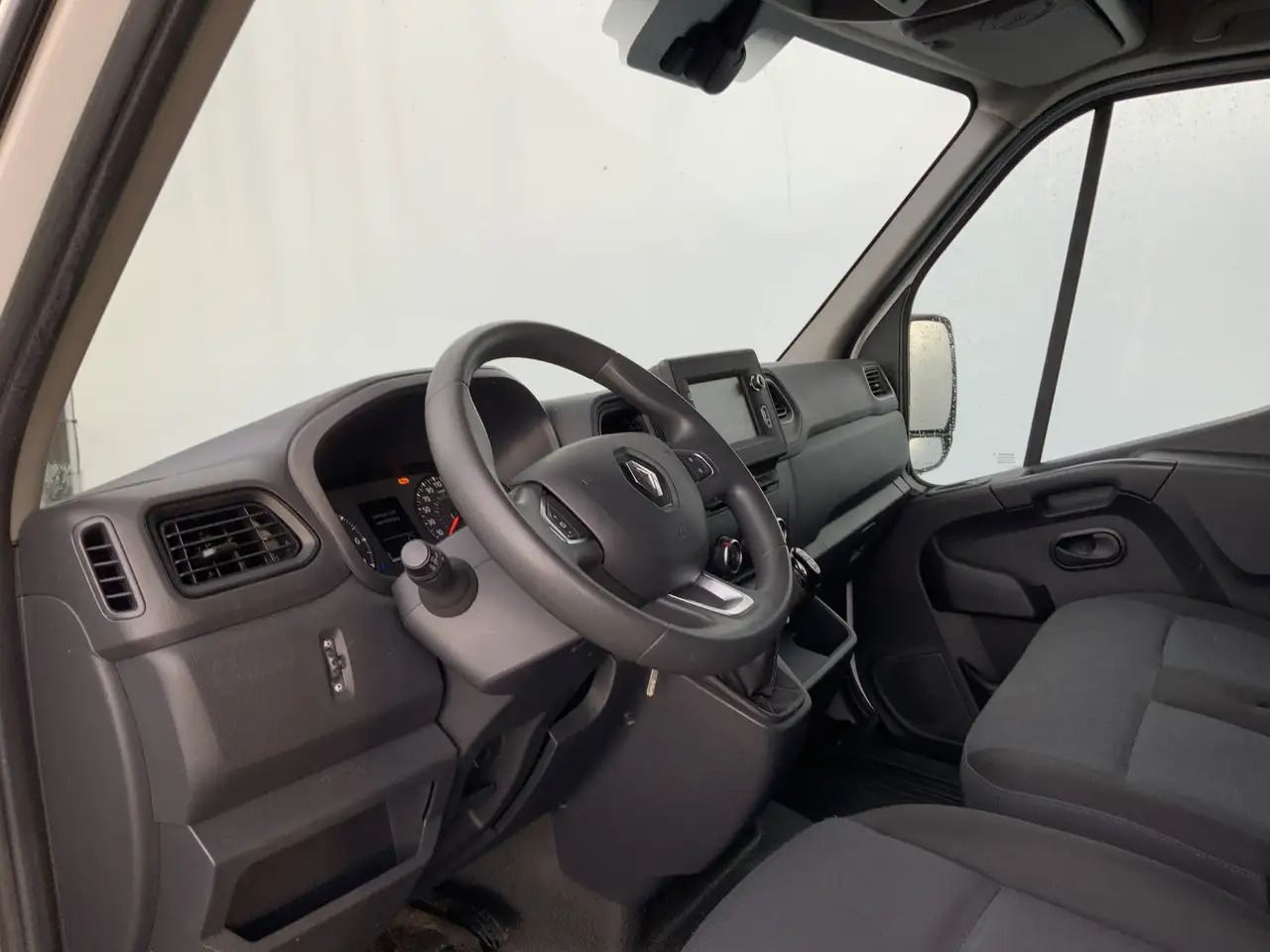Renault Master T35 2.3 dCi 135 L2H2 Airco Cruise 3 Zits Camera Na - Товарен бус: снимка 5 Renault Master T35 2.3 dCi 135 L2H2 Airco Cruise 3 Zits Camera Na - Товарен бус: снимка 5