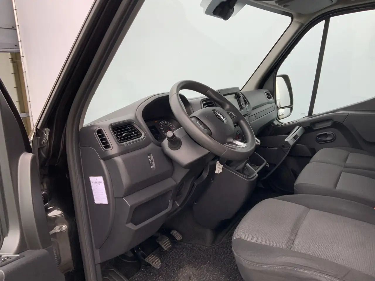 Renault Master T35 2.3 dCi 150 L2H2 Airco Cruise 3 Zits Camera Tr - Товарен бус: снимка 5 Renault Master T35 2.3 dCi 150 L2H2 Airco Cruise 3 Zits Camera Tr - Товарен бус: снимка 5