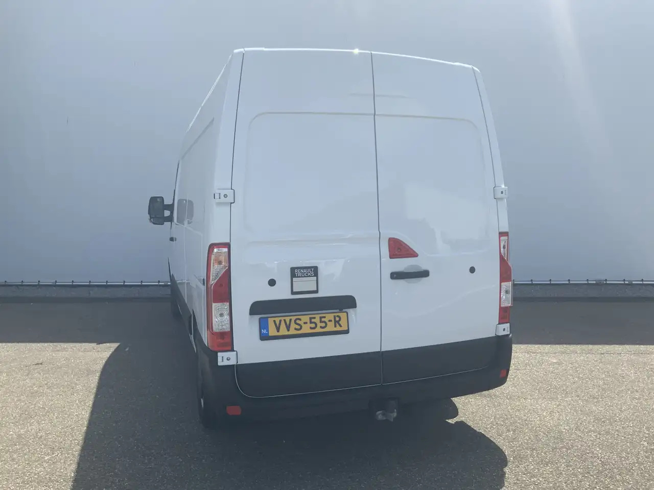 Renault Master T35 2.3 dCi 150 L2H2 Energy Work Edition Airco Cru - Товарен бус: снимка 2 Renault Master T35 2.3 dCi 150 L2H2 Energy Work Edition Airco Cru - Товарен бус: снимка 2