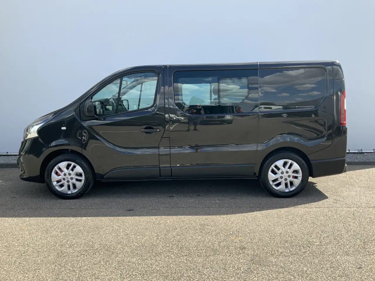 Renault Trafic 1.6 dCi T27 L1H1 Dub Cab Airco Cruise 6 Zits Alu V - Бус с двойна кабина: снимка 3 Renault Trafic 1.6 dCi T27 L1H1 Dub Cab Airco Cruise 6 Zits Alu V - Бус с двойна кабина: снимка 3
