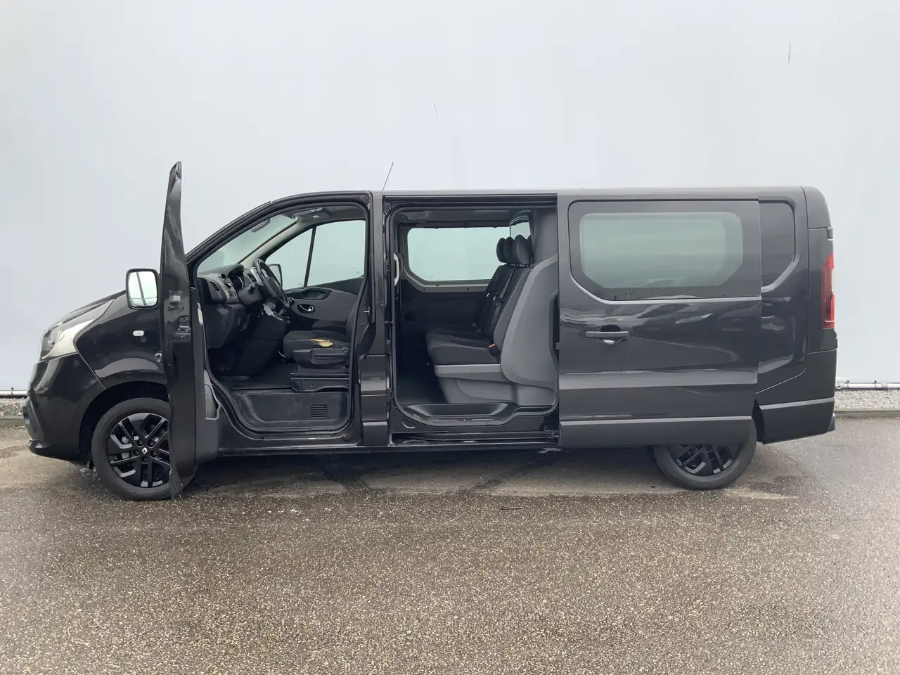 Renault Trafic 1.6 dCi T29 L2H1 Dub Cab 5 Zits Airco Cruise Navi - Бус с двойна кабина: снимка 4 Renault Trafic 1.6 dCi T29 L2H1 Dub Cab 5 Zits Airco Cruise Navi - Бус с двойна кабина: снимка 4