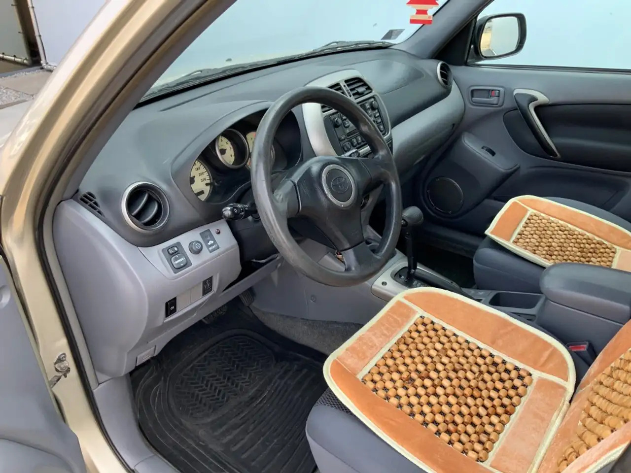 Toyota RAV 4 EXPORT FIXPRICE !!!! 4X4 Airco Cruise Automaat Alu - Джип: снимка 5 Toyota RAV 4 EXPORT FIXPRICE !!!! 4X4 Airco Cruise Automaat Alu - Джип: снимка 5