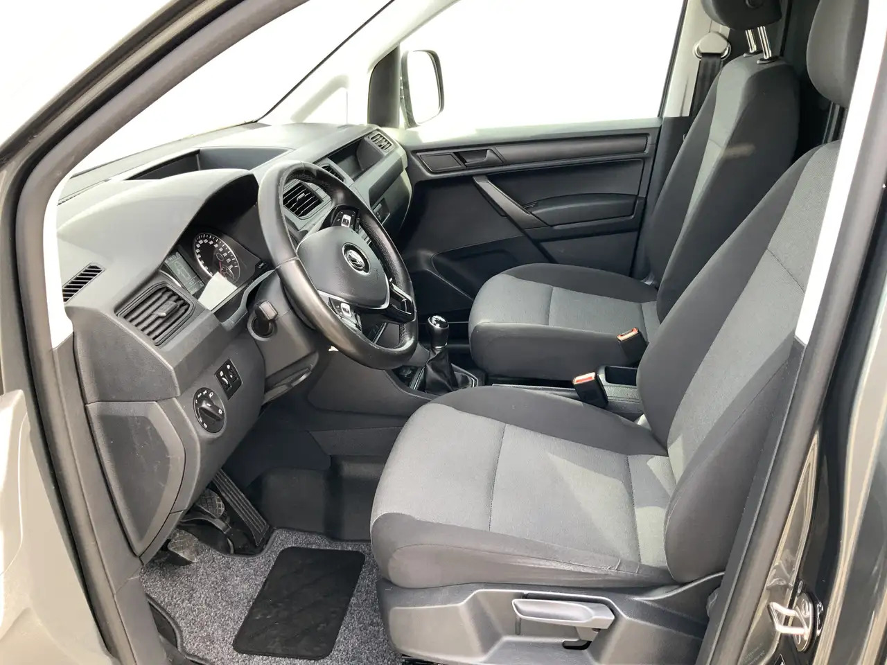 Volkswagen Caddy 2.0 TDI L2H1 BMT Maxi Exclusive Edtion Airco Navi - Малък ван: снимка 4 Volkswagen Caddy 2.0 TDI L2H1 BMT Maxi Exclusive Edtion Airco Navi - Малък ван: снимка 4